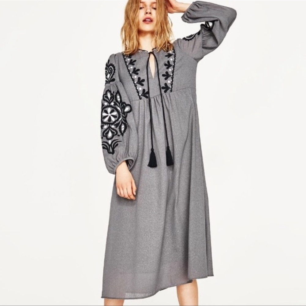 ❤️ Zara Grey Midi Embroidered Peasant Dress